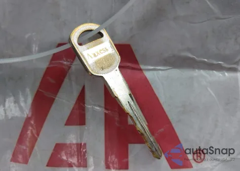 2000 Chevrolet Silverado C1500 from USA, damaged, VIN 2GCEC19T7Y1329987